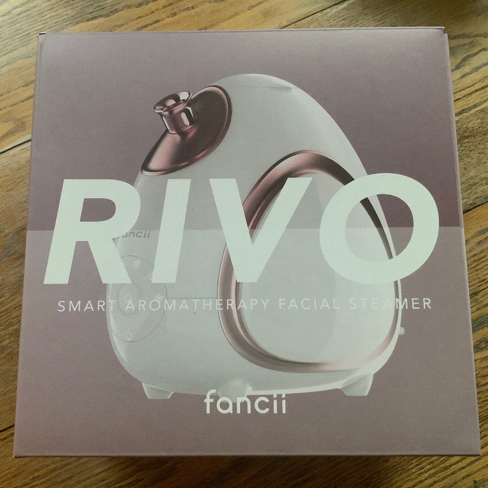 RIVO cool mist facial steamer/New in box